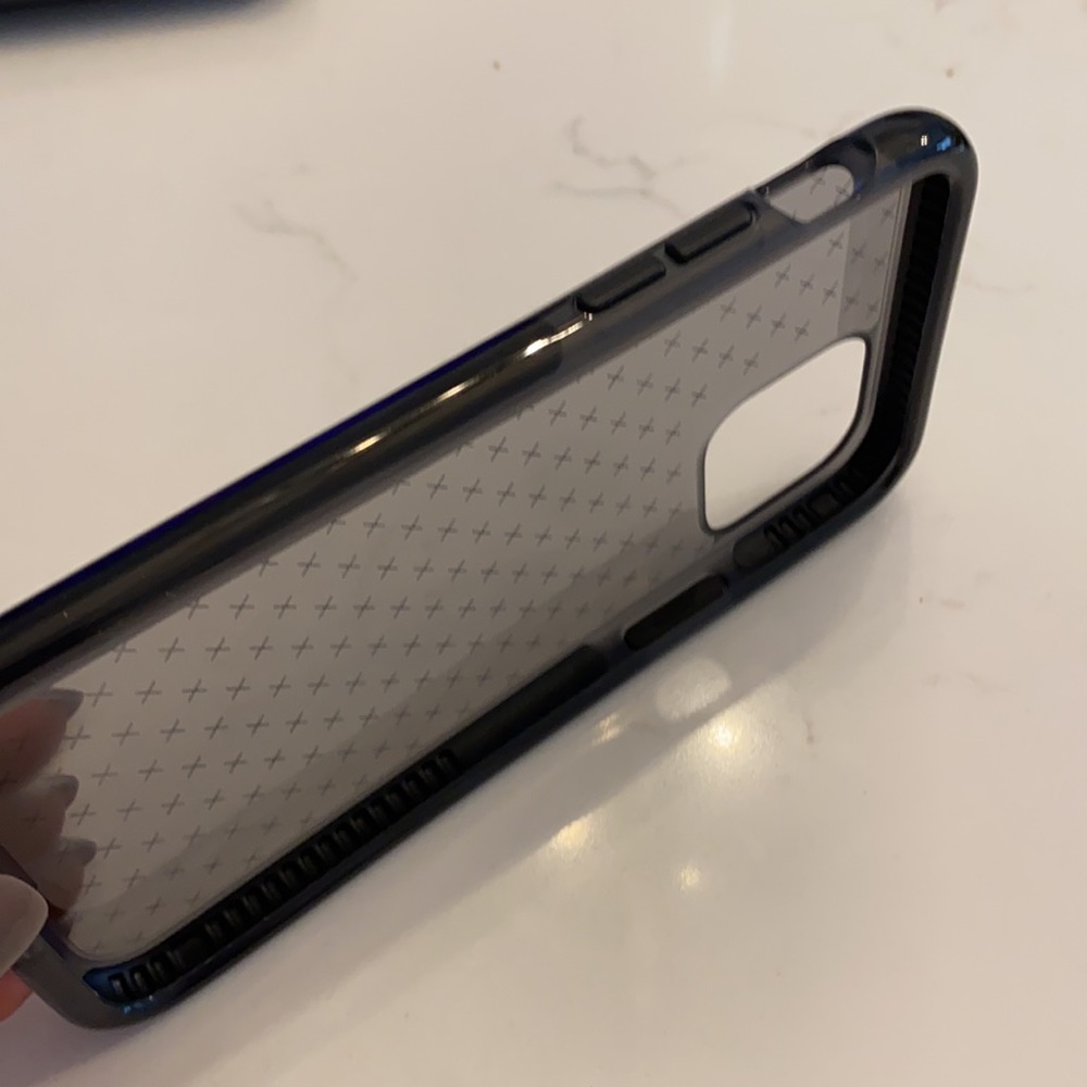 Tech21 iPhone 11 Pro case - Picture 2 of 2